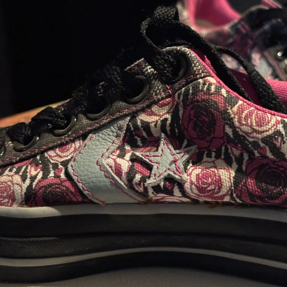 Womens Black and Pink Skull and Roses custom converse Sneakers - Picture 5 of 10